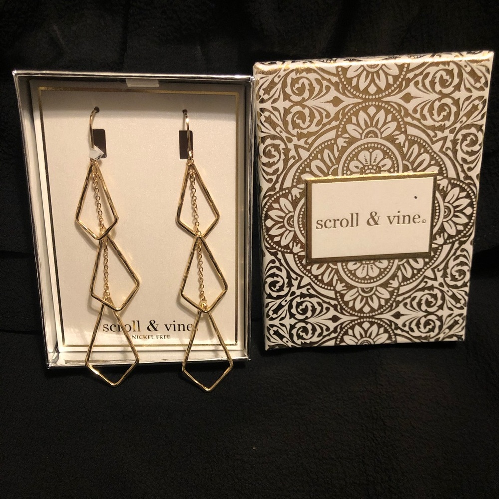 COPY - Scroll & Vine pretty gold earrings